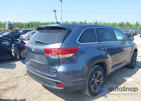 2018 Toyota Highlander Le Plus z USA, uszkodzony, nr VIN 5TDBZRFH4JS839924